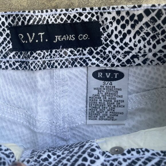Vintage Y2K NWT RVT Jeans Co 3/4 Black and White Reptile High Waist Shorts - Picture 2 of 3